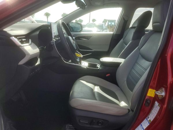 2019 TOYOTA RAV4 XLE Premium
