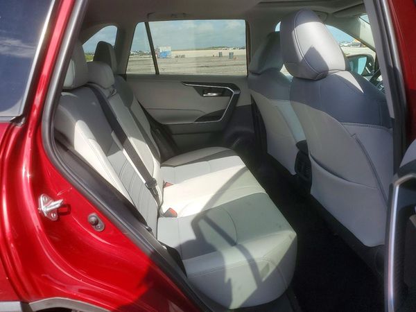 2019 TOYOTA RAV4 XLE Premium