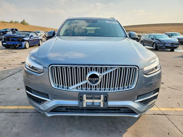 2016 VOLVO XC90