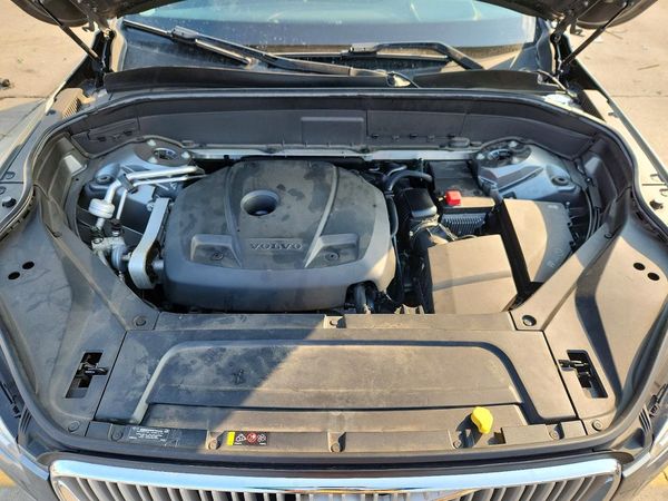 2016 VOLVO XC90