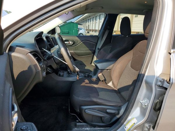 2019 JEEP CHEROKEE — DENT