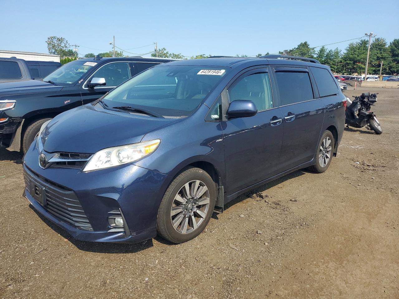 2018 TOYOTA SIENNA