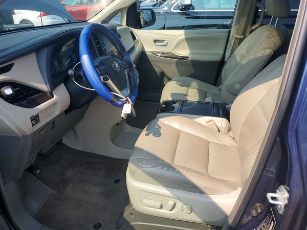 2018 TOYOTA SIENNA