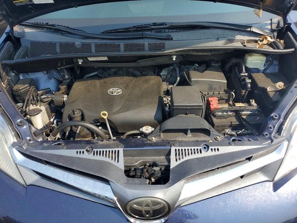 2018 TOYOTA SIENNA
