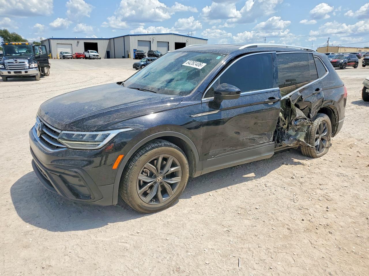 2023 VOLKSWAGEN TIGUAN SE