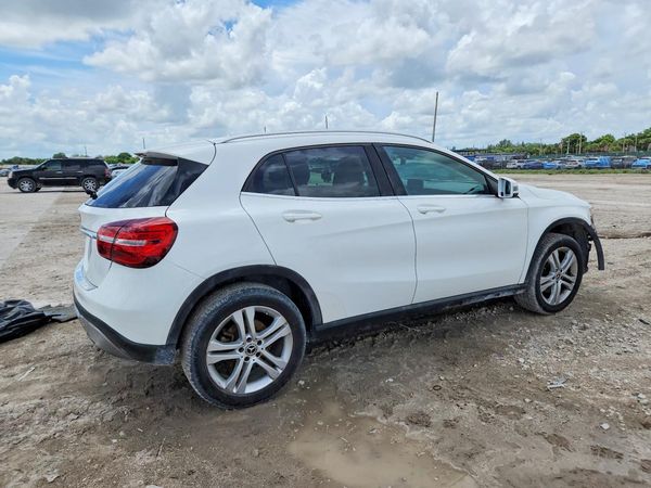 2020 MERCEDES-BENZ GLA GLA250