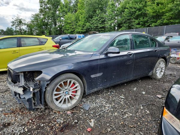 2013 BMW 7 SERIES — DSFA — Front 3/4