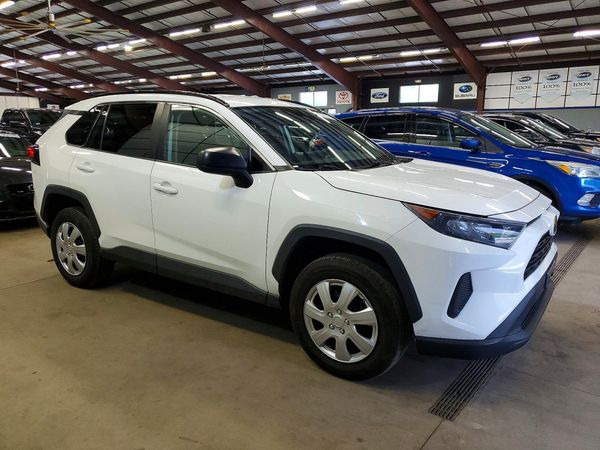 2021 TOYOTA RAV4 LE