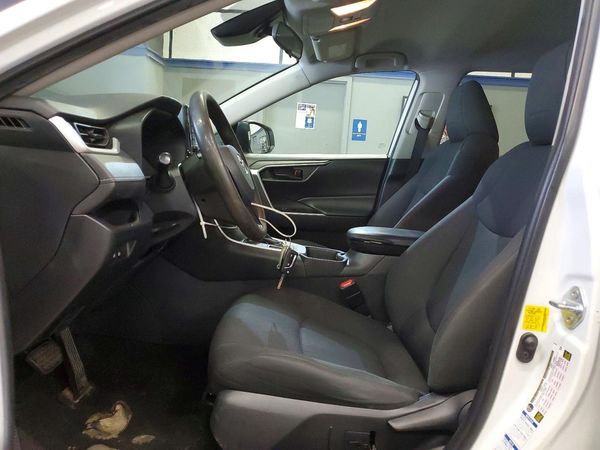 2021 TOYOTA RAV4 LE