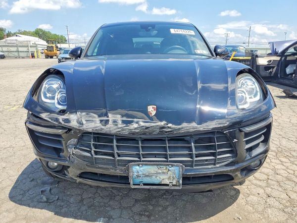 2018 PORSCHE MACAN