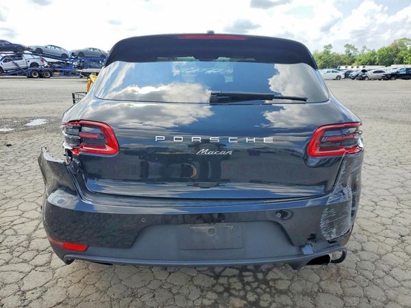 2018 PORSCHE MACAN