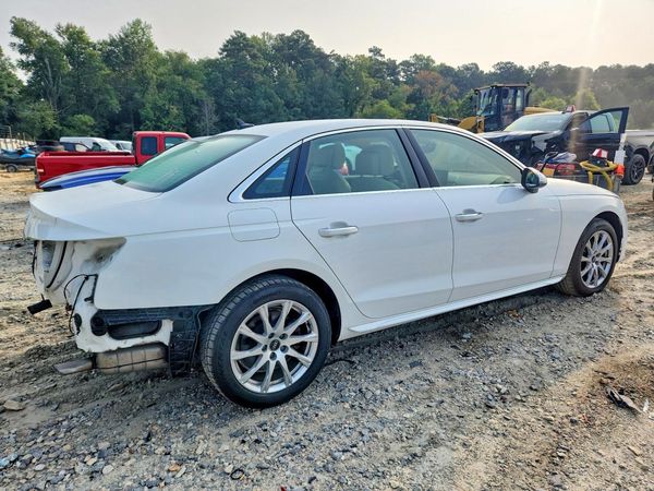 2022 AUDI A4 quattro Premium