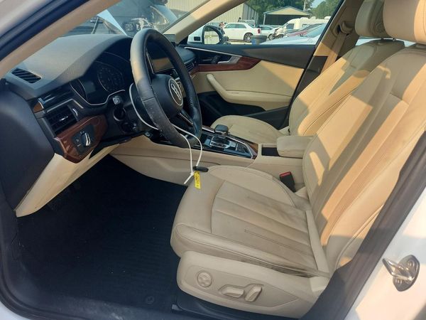2022 AUDI A4 quattro Premium