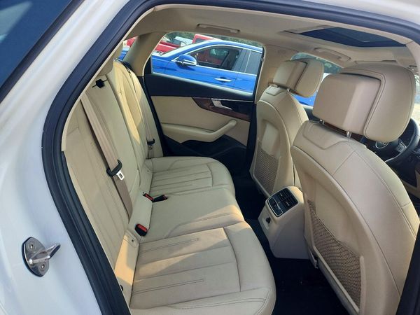 2022 AUDI A4 quattro Premium
