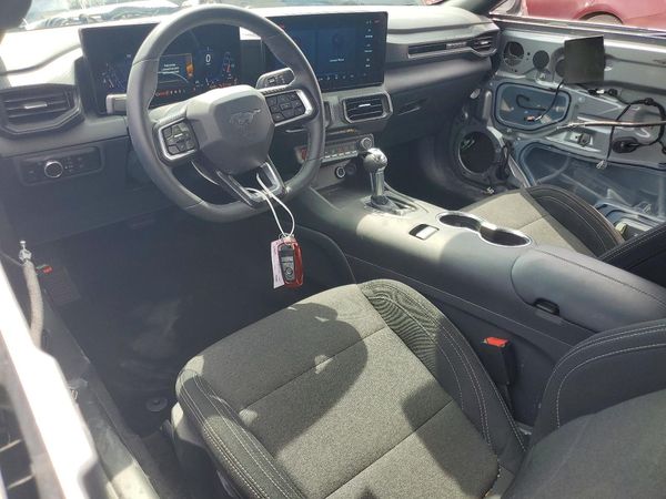 2026 FORD MUSTANG I4