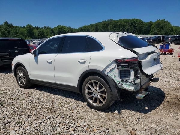 2019 PORSCHE CAYENNE