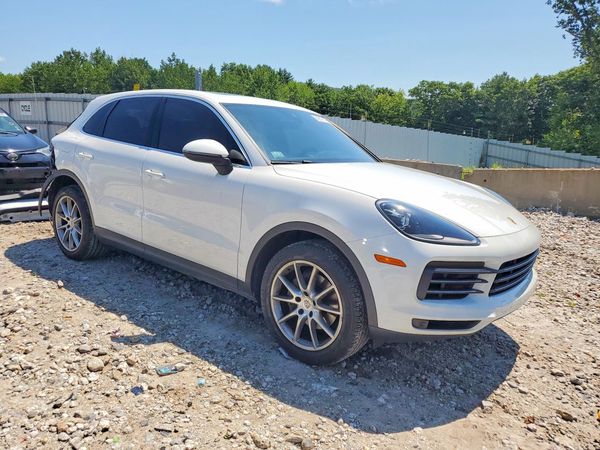 2019 PORSCHE CAYENNE
