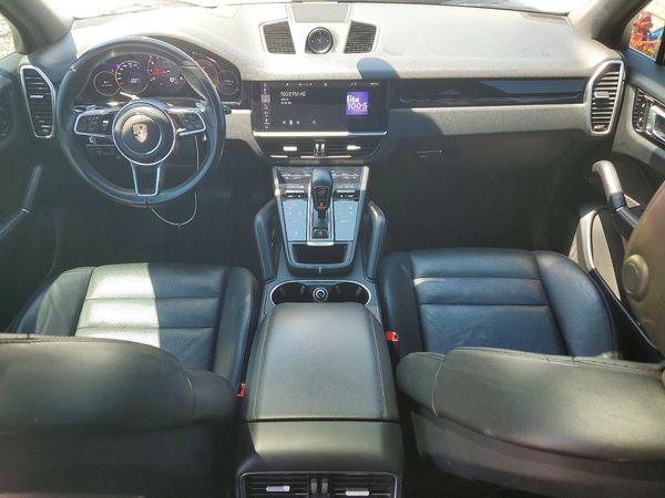 2019 PORSCHE CAYENNE