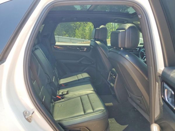 2019 PORSCHE CAYENNE