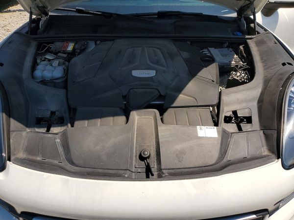 2019 PORSCHE CAYENNE