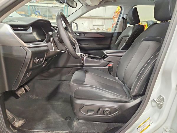 2023 JEEP GRAND CHEROKEE LAREDO 4X4