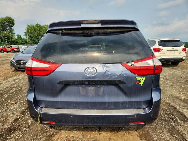 2015 TOYOTA SIENNA