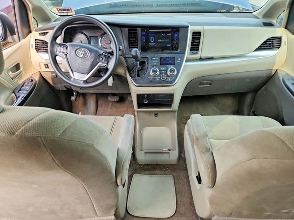 2015 TOYOTA SIENNA