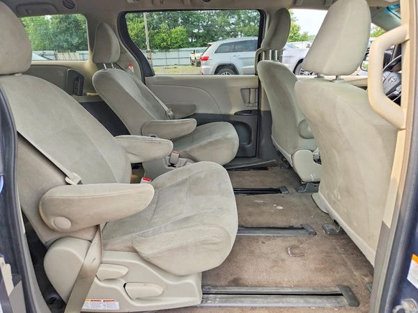 2015 TOYOTA SIENNA
