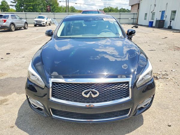 2017 INFINITI Q70L