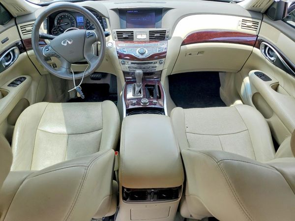 2017 INFINITI Q70L