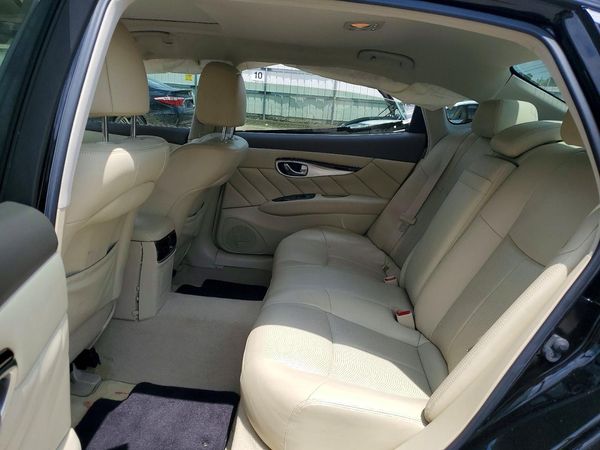 2017 INFINITI Q70L