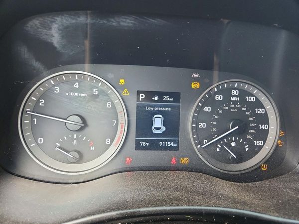 2020 HYUNDAI TUCSON SE