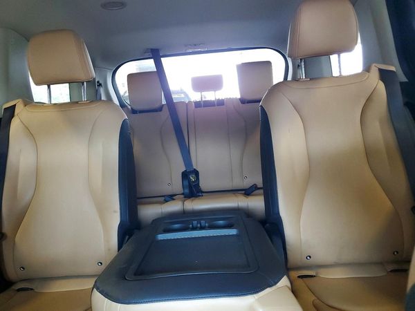 2024 KIA CARNIVAL LX, LX Seat Package