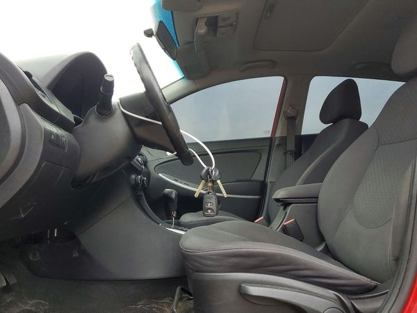 2013 HYUNDAI ACCENT GLS Premium/ SE