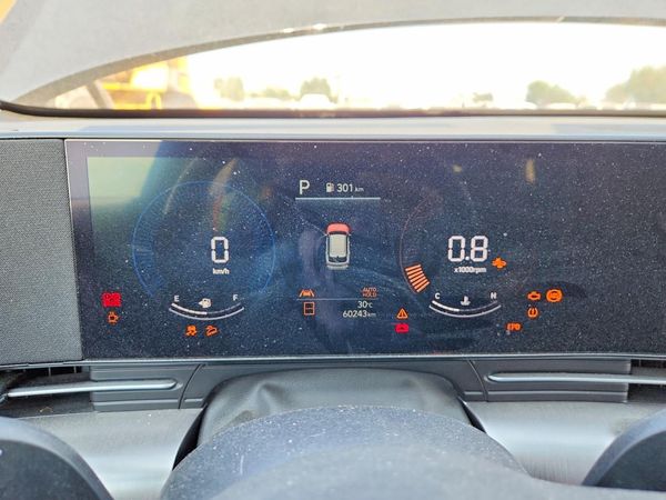 2024 HYUNDAI KONA SE