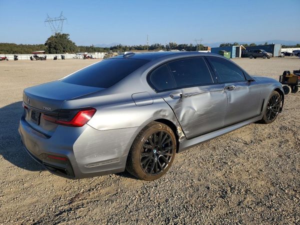 2022 BMW 750