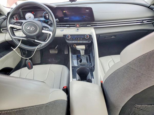 2022 HYUNDAI ELANTRA