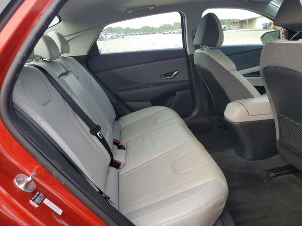 2022 HYUNDAI ELANTRA