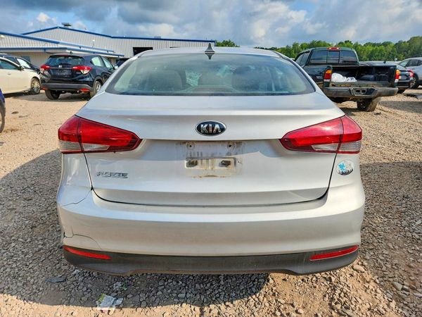 2017 KIA FORTE LX Base