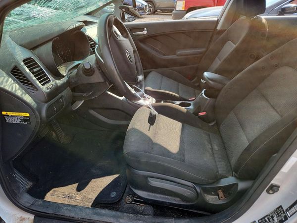 2017 KIA FORTE LX Base