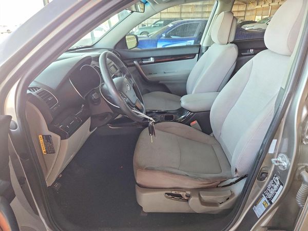 2014 KIA SORENTO Base/ LX