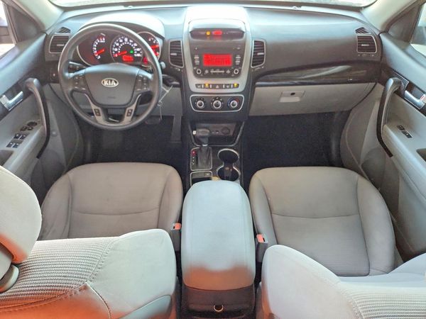 2014 KIA SORENTO Base/ LX