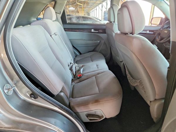 2014 KIA SORENTO Base/ LX