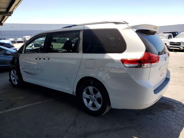 2014 TOYOTA SIENNA