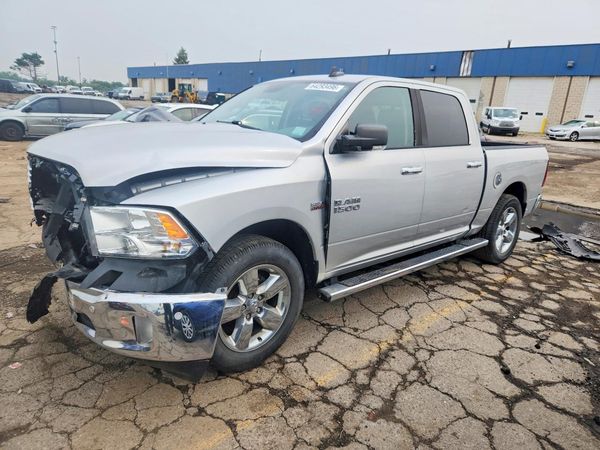 2016 RAM 1500 SLT