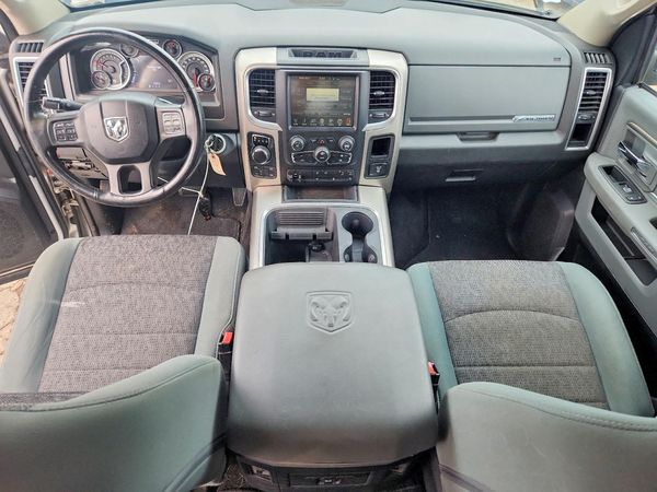 2016 RAM 1500 SLT
