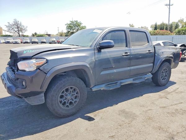 2022 TOYOTA TACOMA SR5