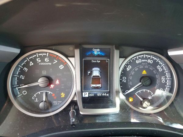 2022 TOYOTA TACOMA SR5