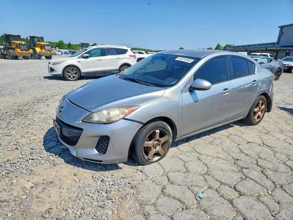 2013 MAZDA 3 SV/Base