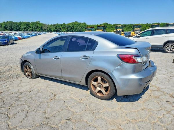 2013 MAZDA 3 SV/Base